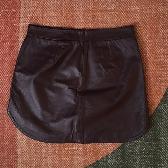 BB Dakota Conrad Leather Mini Skirt - size 2 but runs large - Picture 3 of 4